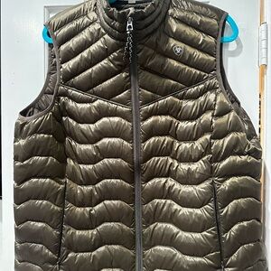 Ariat brown Quilted Puffer Vest in a xl in woman.
